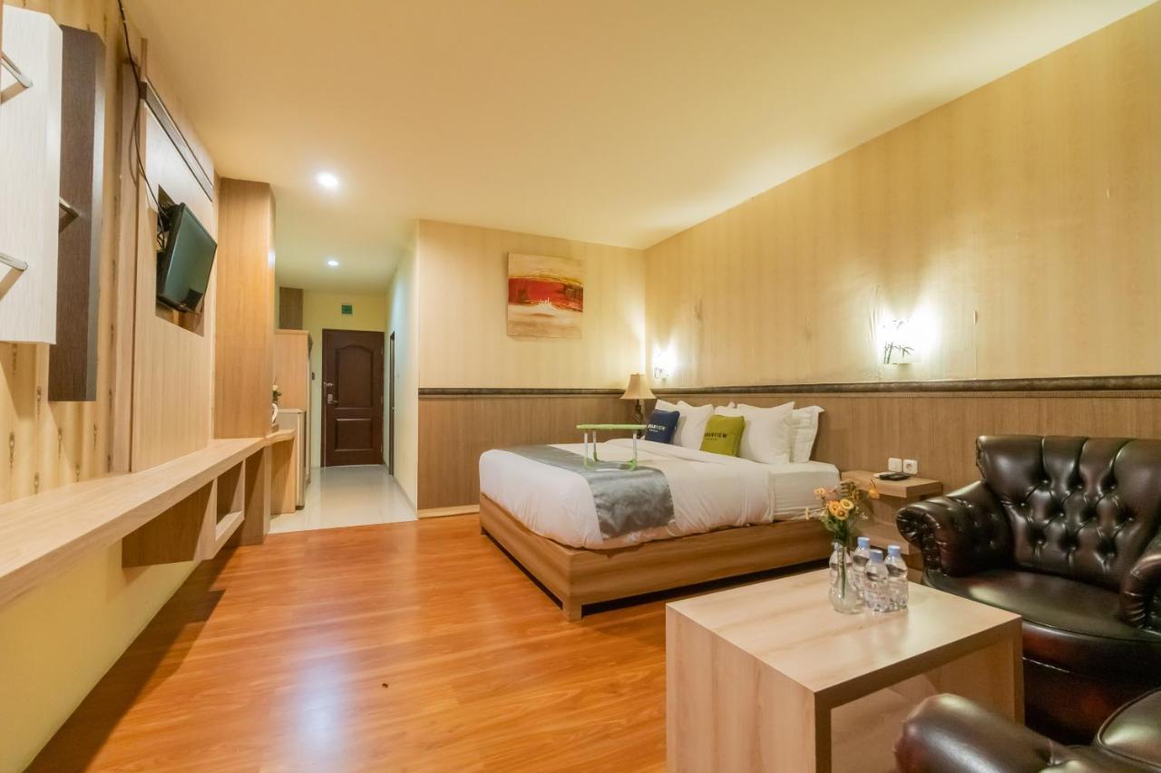Urbanview Hotel Best Skip Палембанг Экстерьер фото